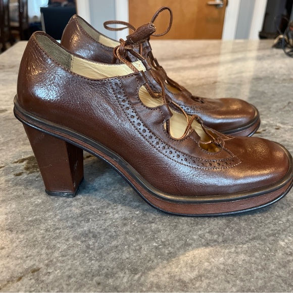 BCBG Lace-Up Baby Doll Block Heel Mary Jane Pumps in Rich Brown 7 1/2 - Picture 3 of 15